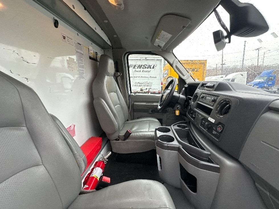 Light Duty Box Truck-Light and Medium Duty Trucks-Ford-2022-E350-North Bergen-NJ-87,097\n\t\tmiles-$ 31,250 - Image 21