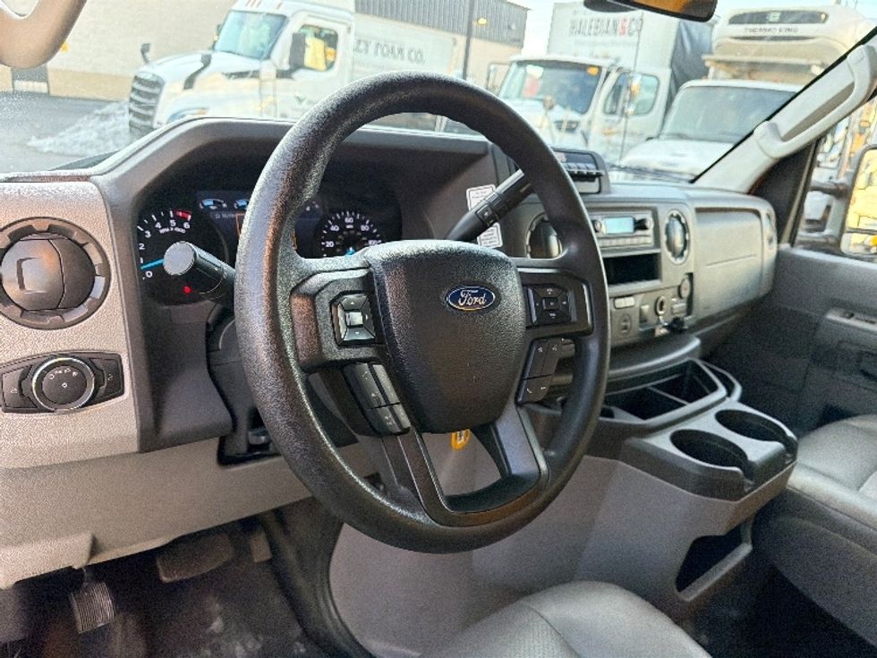 Light Duty Box Truck-Light and Medium Duty Trucks-Ford-2022-E350-North Bergen-NJ-87,124\n\t\tmiles-$ 28,500 - Image 17