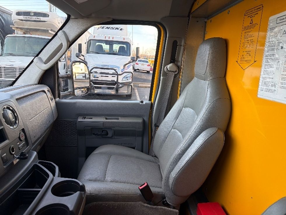 Light Duty Box Truck-Light and Medium Duty Trucks-Ford-2022-E350-North Bergen-NJ-87,124\n\t\tmiles-$ 28,500 - Image 19