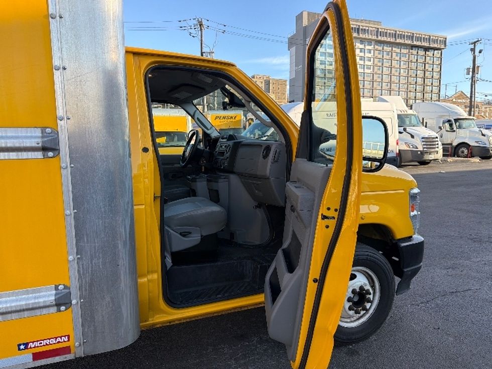 Light Duty Box Truck-Light and Medium Duty Trucks-Ford-2022-E350-North Bergen-NJ-87,124\n\t\tmiles-$ 28,500 - Image 20
