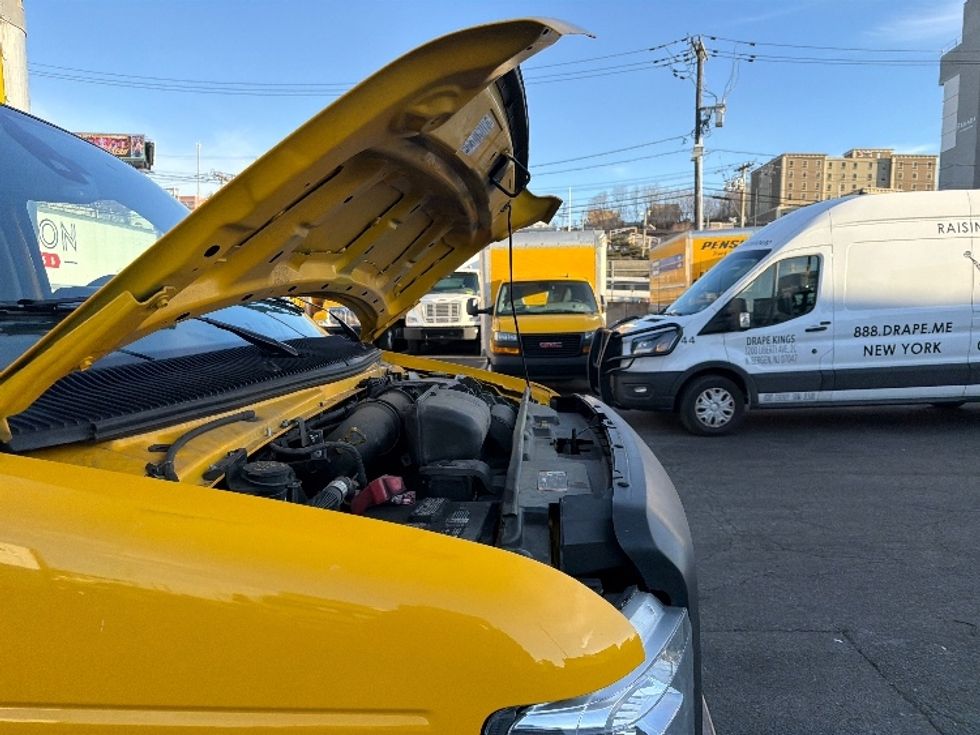 Light Duty Box Truck-Light and Medium Duty Trucks-Ford-2022-E350-North Bergen-NJ-87,124\n\t\tmiles-$ 28,500 - Image 23