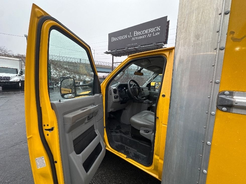 Light Duty Box Truck-Light and Medium Duty Trucks-Ford-2022-E350-North Bergen-NJ-88,584\n\t\tmiles-$ 28,250 - Image 15