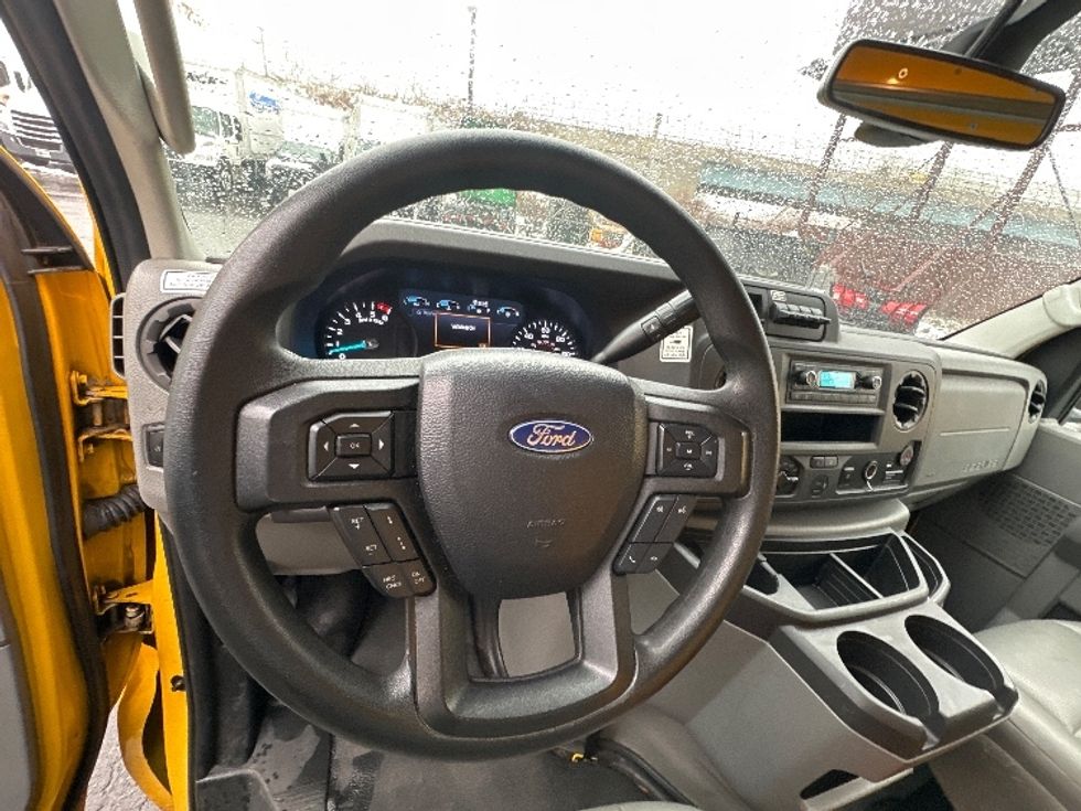 Light Duty Box Truck-Light and Medium Duty Trucks-Ford-2022-E350-North Bergen-NJ-88,584\n\t\tmiles-$ 28,250 - Image 17