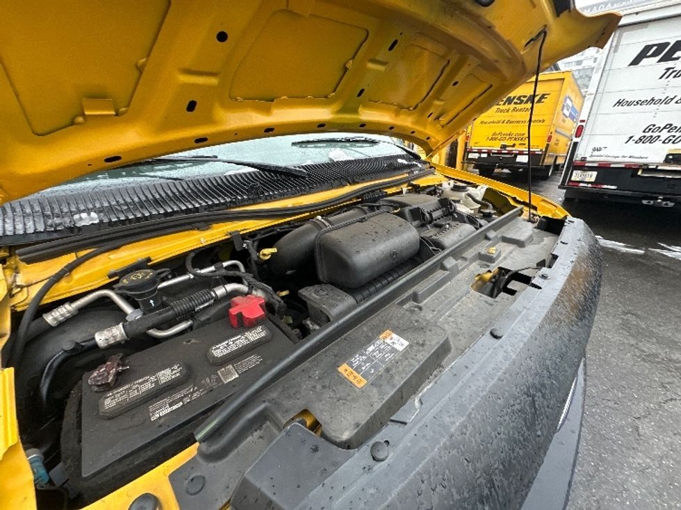 Light Duty Box Truck-Light and Medium Duty Trucks-Ford-2022-E350-North Bergen-NJ-88,584\n\t\tmiles-$ 28,250 - Image 22