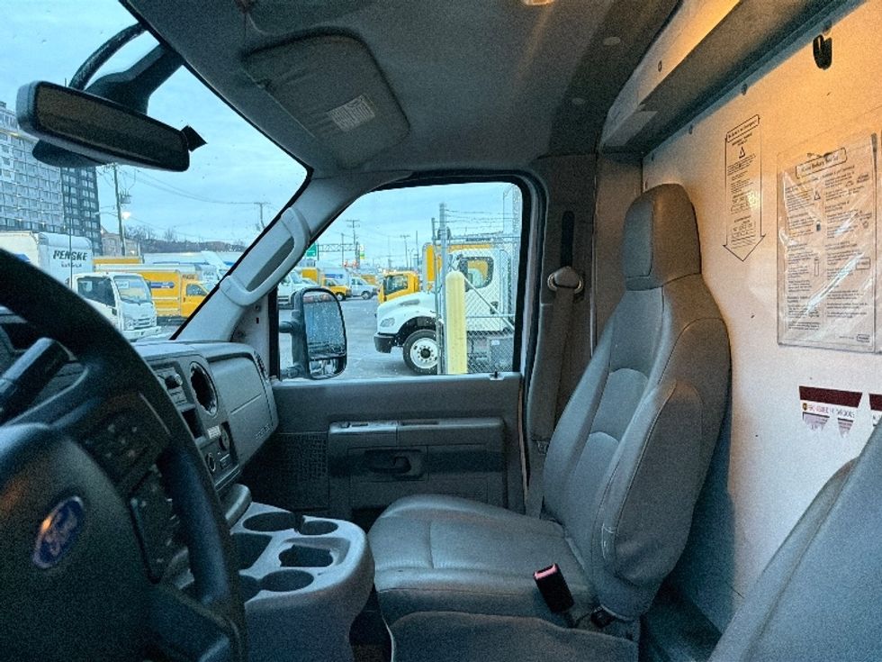 Light Duty Box Truck-Light and Medium Duty Trucks-Ford-2022-E350-North Bergen-NJ-96,362\n\t\tmiles-$ 30,250 - Image 19
