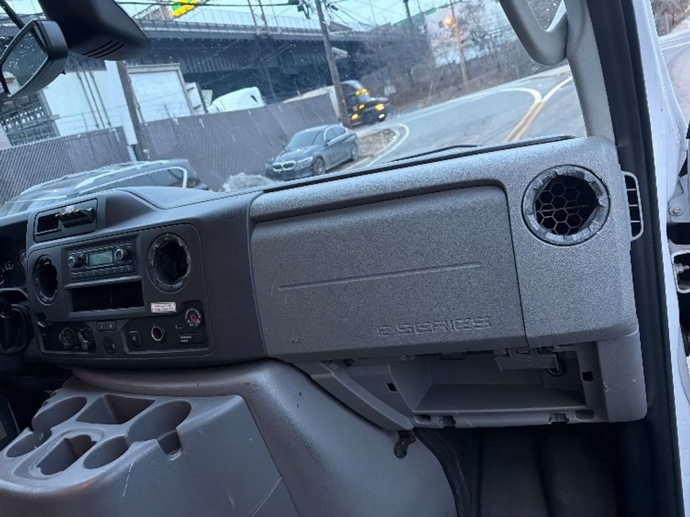 Light Duty Box Truck-Light and Medium Duty Trucks-Ford-2022-E350-North Bergen-NJ-96,362\n\t\tmiles-$ 30,250 - Image 21