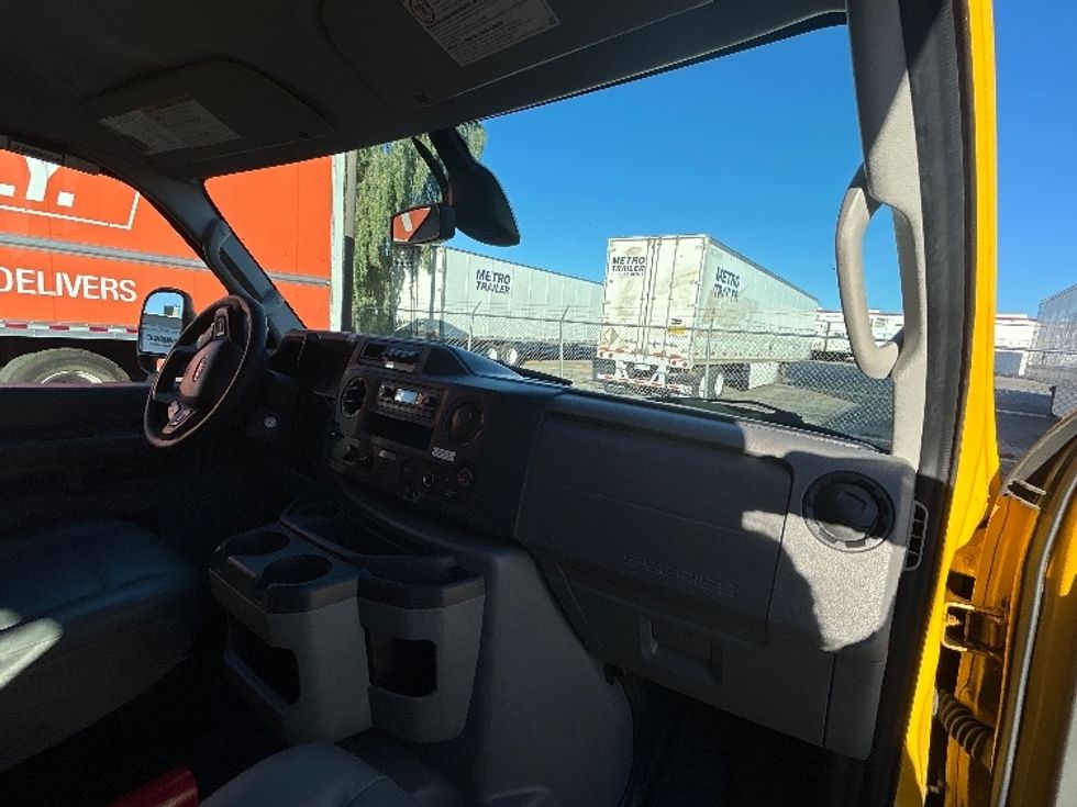 Light Duty Box Truck-Light and Medium Duty Trucks-Ford-2022-E350-North Las Vegas-NV-108,841\n\t\tmiles-$ 27,750 - Image 20