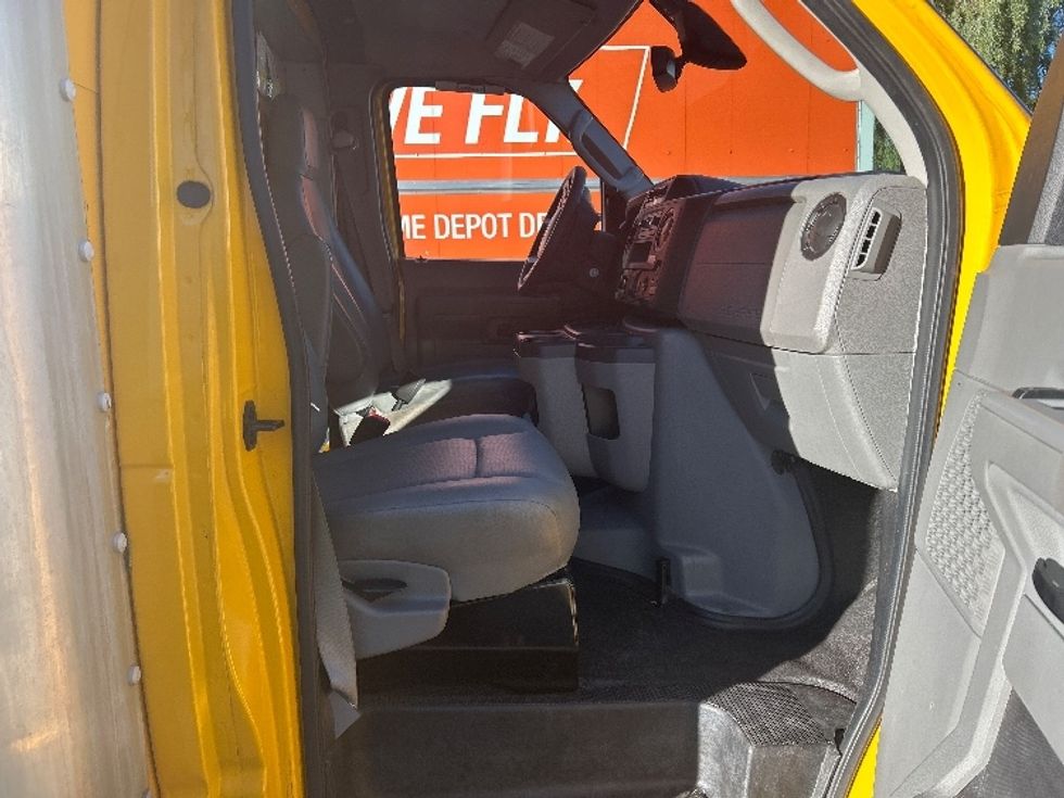 Light Duty Box Truck-Light and Medium Duty Trucks-Ford-2022-E350-North Las Vegas-NV-108,841\n\t\tmiles-$ 27,750 - Image 21