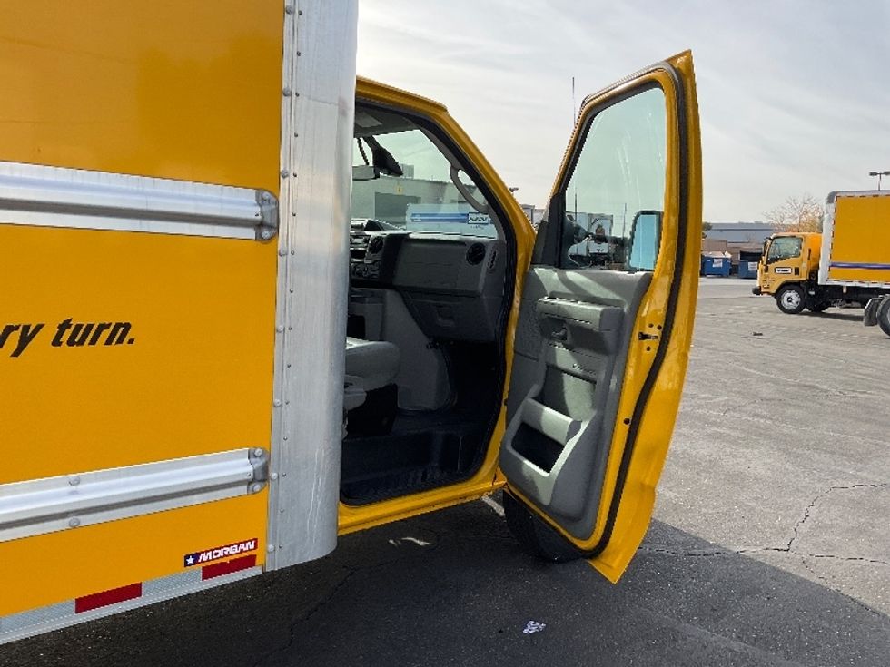 Light Duty Box Truck-Light and Medium Duty Trucks-Ford-2022-E350-North Las Vegas-NV-94,261\n\t\tmiles-$ 29,500 - Image 19