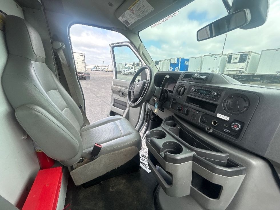 Light Duty Box Truck-Light and Medium Duty Trucks-Ford-2022-E350-Obetz-OH-75,502\n\t\tmiles-$ 32,750 - Image 21