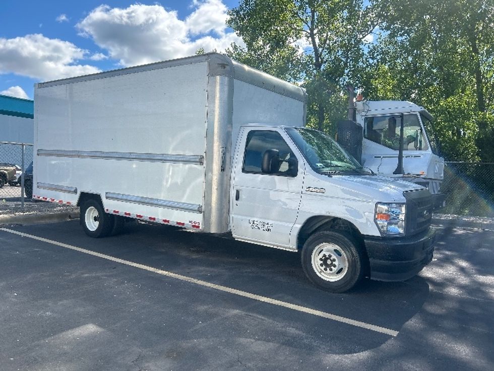 Light Duty Box Truck-Light and Medium Duty Trucks-Ford-2022-E350-Obetz-OH-75,502\n\t\tmiles-$ 32,750 - Image 3