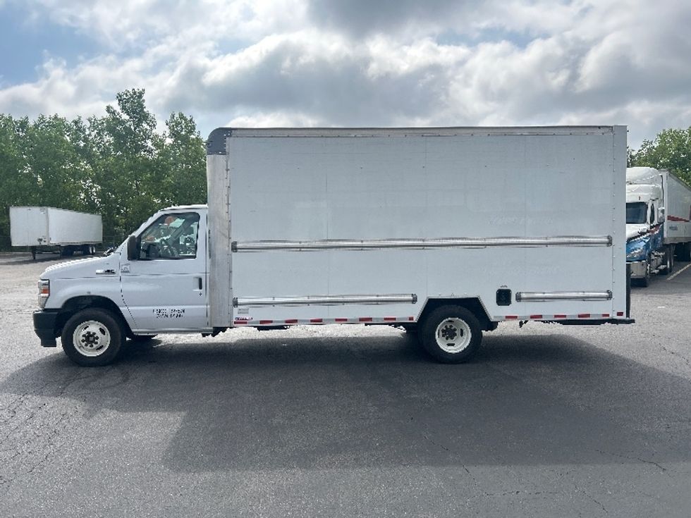 Light Duty Box Truck-Light and Medium Duty Trucks-Ford-2022-E350-Obetz-OH-75,502\n\t\tmiles-$ 32,750 - Image 4