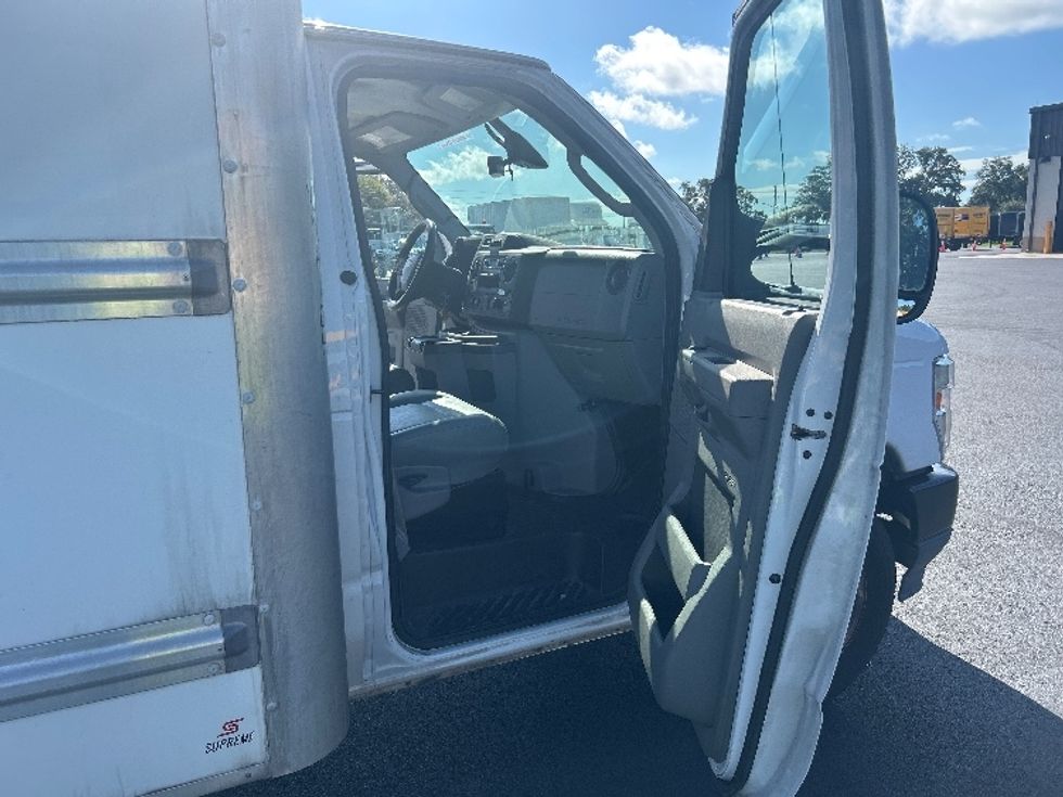 Light Duty Box Truck-Light and Medium Duty Trucks-Ford-2022-E350-Ocala-FL-106,576\n\t\tmiles-$ 29,250 - Image 19