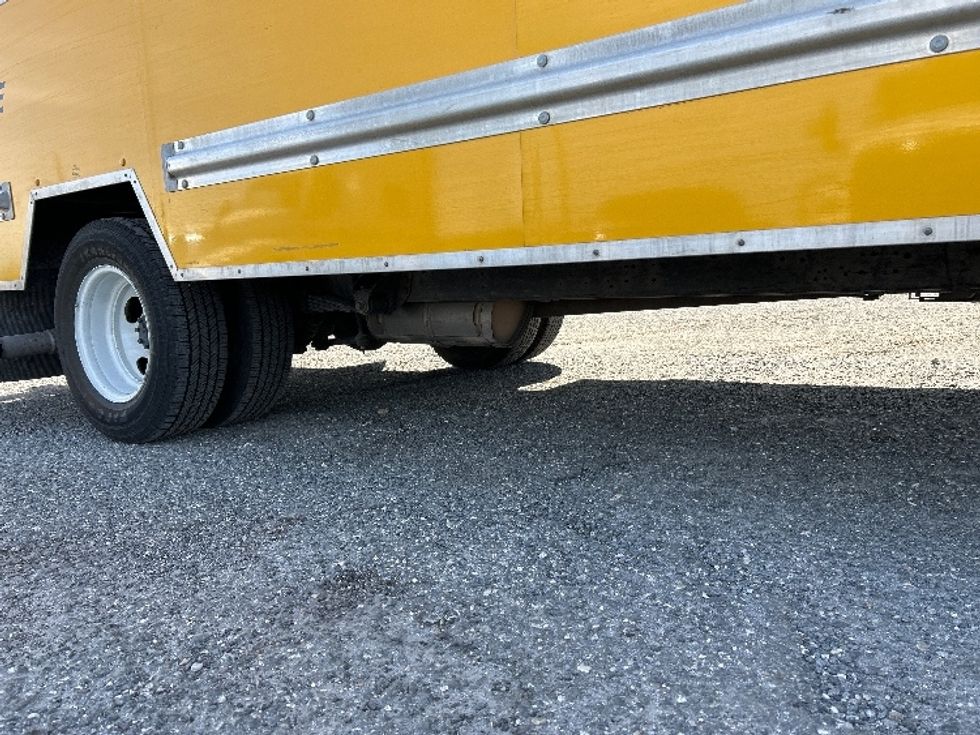 Light Duty Box Truck-Light and Medium Duty Trucks-Ford-2022-E350-Ocala-FL-88,193\n\t\tmiles-$ 34,750 - Image 14