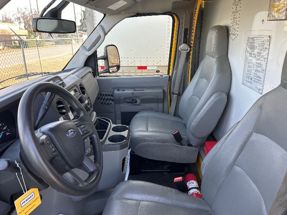 Light Duty Box Truck-Light and Medium Duty Trucks-Ford-2022-E350-Ocala-FL-88,193\n\t\tmiles-$ 34,750 - Image 19