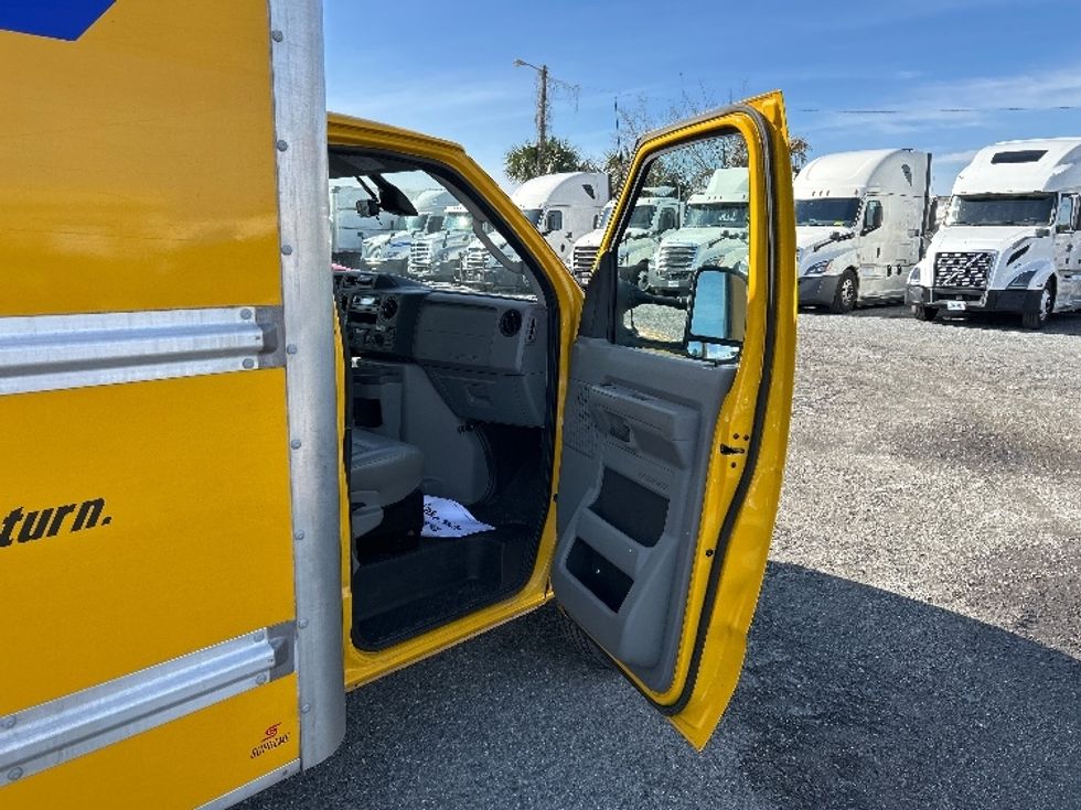 Light Duty Box Truck-Light and Medium Duty Trucks-Ford-2022-E350-Ocala-FL-88,193\n\t\tmiles-$ 34,750 - Image 20