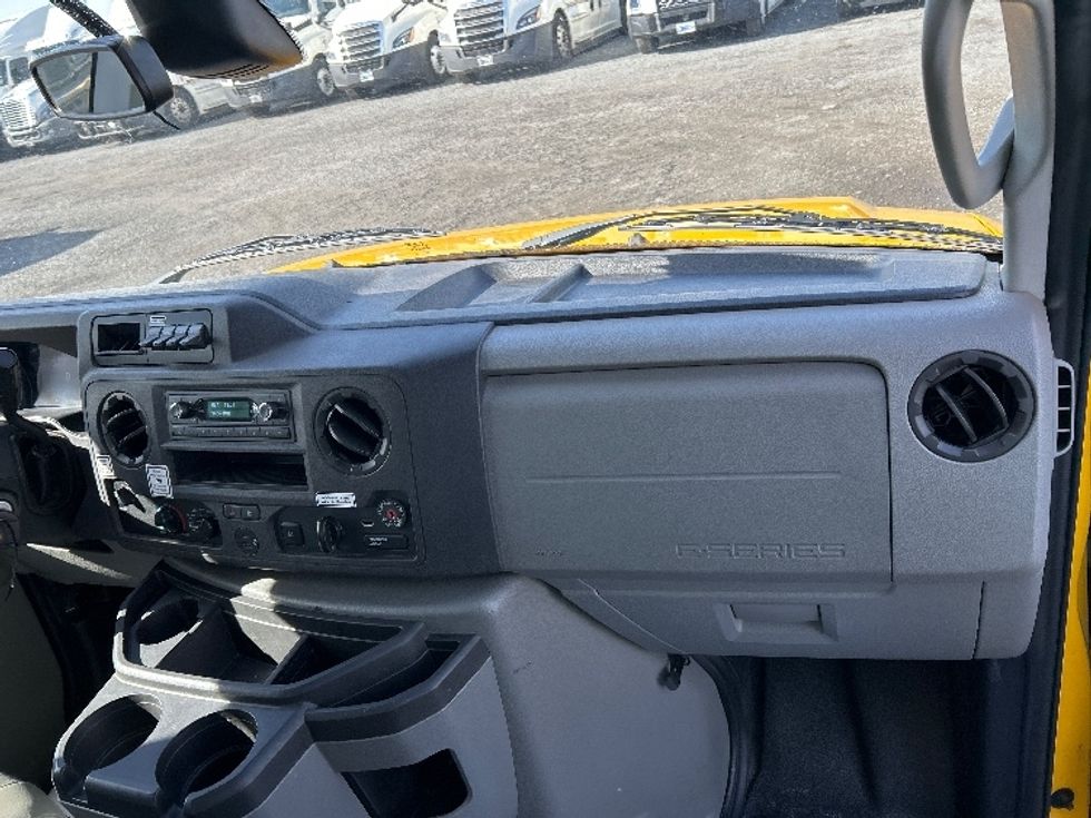 Light Duty Box Truck-Light and Medium Duty Trucks-Ford-2022-E350-Ocala-FL-88,193\n\t\tmiles-$ 34,750 - Image 21