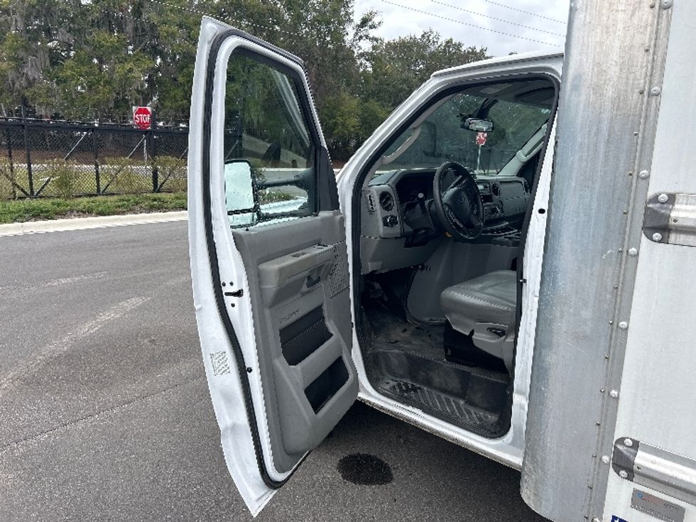Light Duty Box Truck-Light and Medium Duty Trucks-Ford-2022-E350-Ocala-FL-94,846\n\t\tmiles-$ 32,750 - Image 16