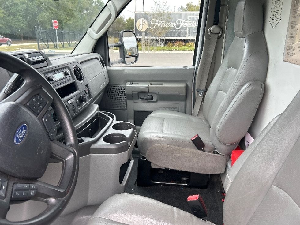 Light Duty Box Truck-Light and Medium Duty Trucks-Ford-2022-E350-Ocala-FL-94,846\n\t\tmiles-$ 32,750 - Image 19