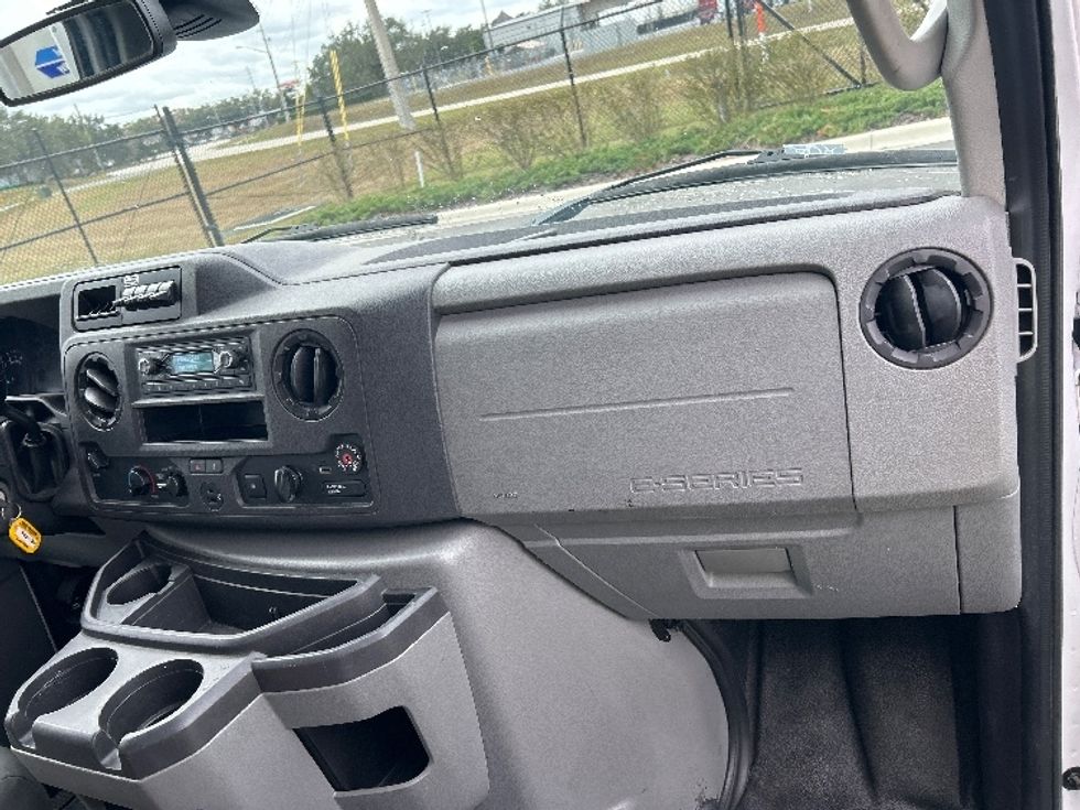 Light Duty Box Truck-Light and Medium Duty Trucks-Ford-2022-E350-Ocala-FL-94,846\n\t\tmiles-$ 32,750 - Image 21