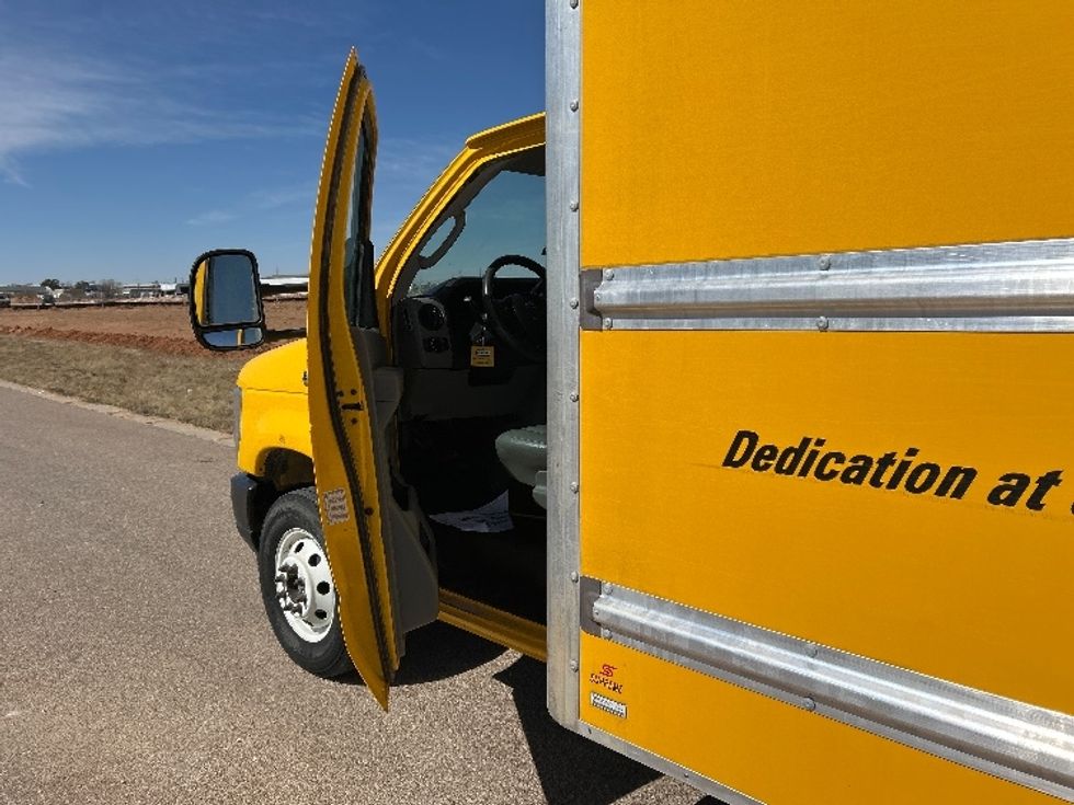 Light Duty Box Truck-Light and Medium Duty Trucks-Ford-2022-E350-Odessa-TX-114,512\n\t\tmiles-$ 24,750 - Image 14