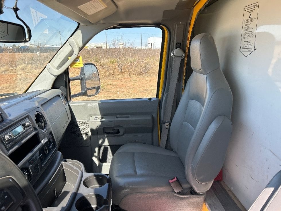 Light Duty Box Truck-Light and Medium Duty Trucks-Ford-2022-E350-Odessa-TX-114,512\n\t\tmiles-$ 24,750 - Image 17