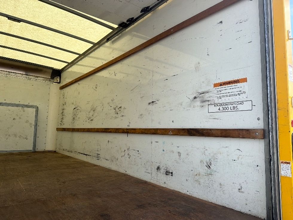 Light Duty Box Truck-Light and Medium Duty Trucks-Ford-2022-E350-Ogden-UT-100,653\n\t\tmiles-$ 28,750 - Image 10