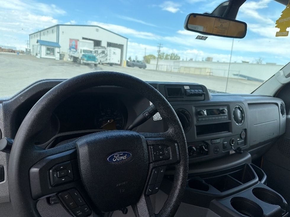 Light Duty Box Truck-Light and Medium Duty Trucks-Ford-2022-E350-Ogden-UT-100,653\n\t\tmiles-$ 28,750 - Image 15