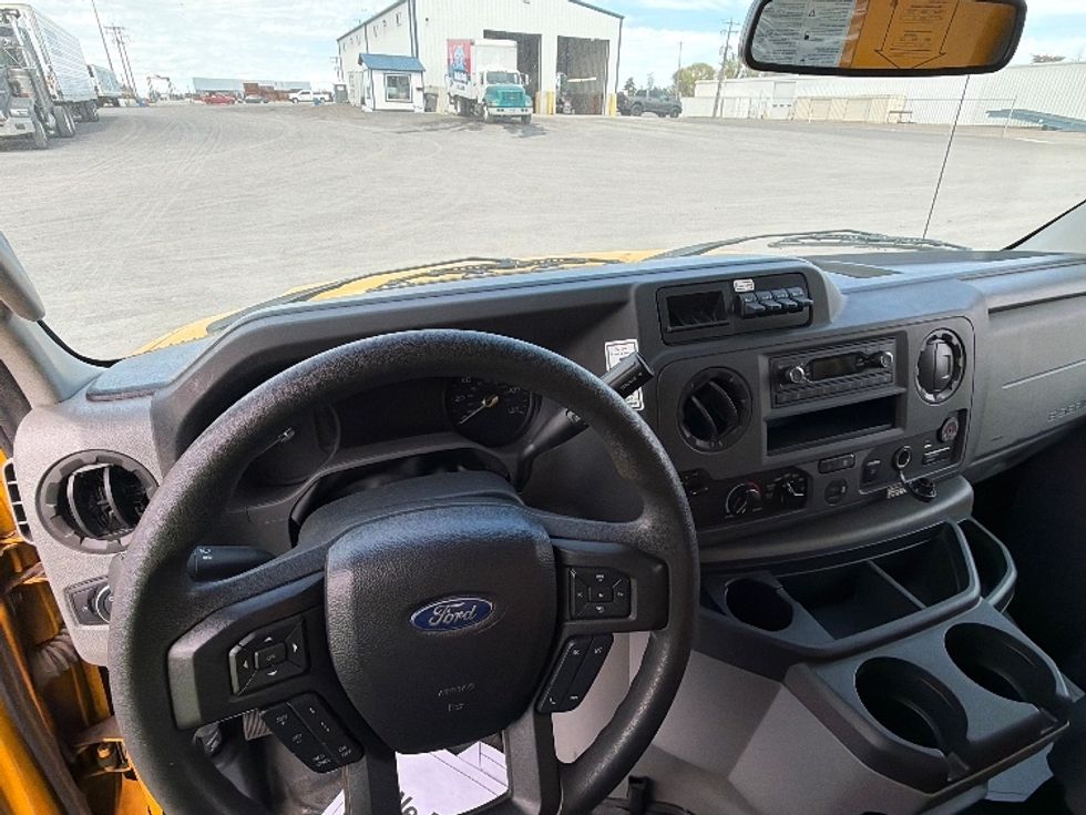 Light Duty Box Truck-Light and Medium Duty Trucks-Ford-2022-E350-Ogden-UT-100,653\n\t\tmiles-$ 28,750 - Image 16
