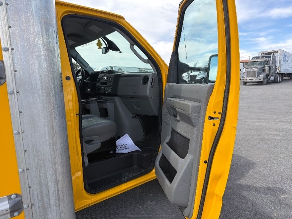 Light Duty Box Truck-Light and Medium Duty Trucks-Ford-2022-E350-Ogden-UT-100,653\n\t\tmiles-$ 28,750 - Image 18