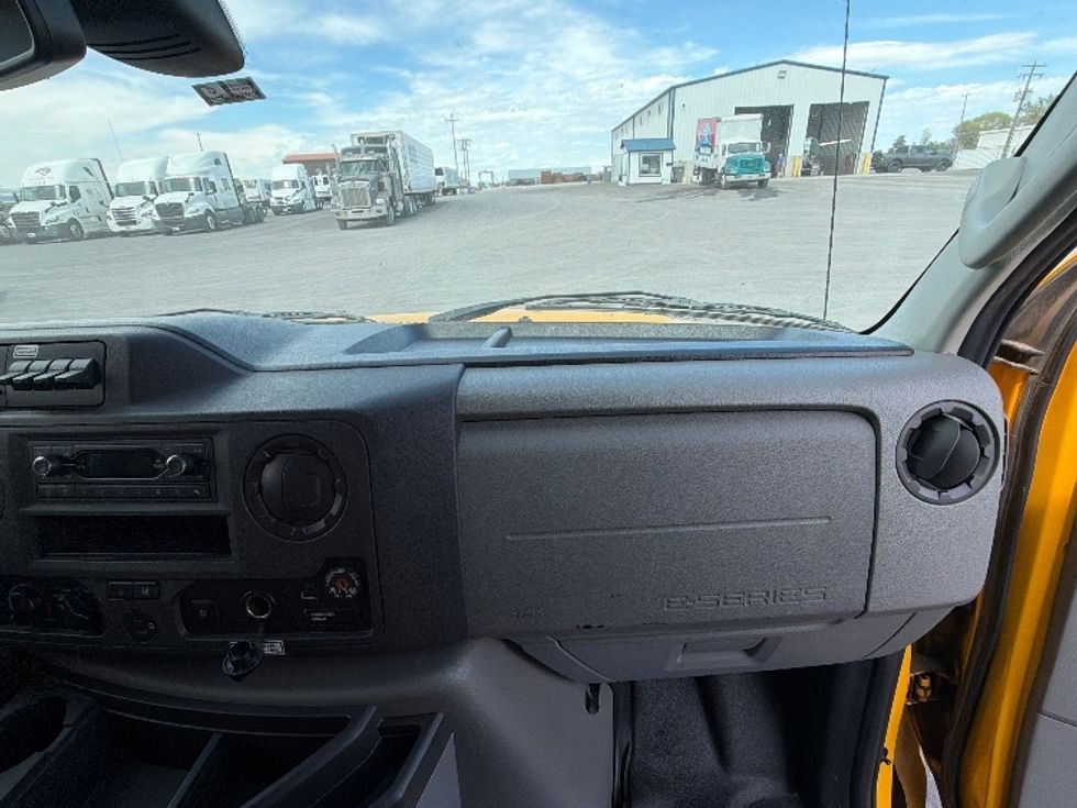 Light Duty Box Truck-Light and Medium Duty Trucks-Ford-2022-E350-Ogden-UT-100,653\n\t\tmiles-$ 28,750 - Image 19