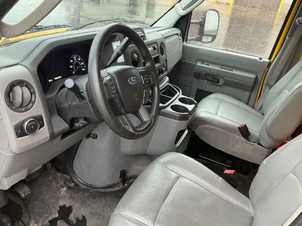 Light Duty Box Truck-Light and Medium Duty Trucks-Ford-2022-E350-Ogden-UT-93,410\n\t\tmiles-$ 30,250 - Image 17