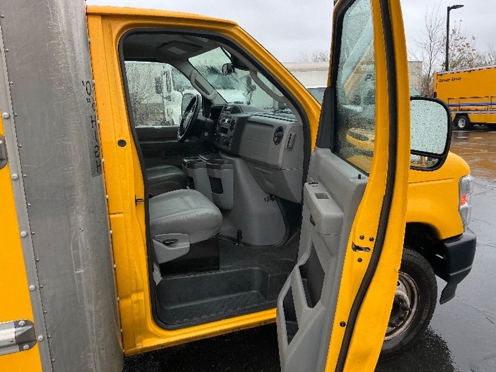 Light Duty Box Truck-Light and Medium Duty Trucks-Ford-2022-E350-Ogden-UT-93,410\n\t\tmiles-$ 30,250 - Image 20