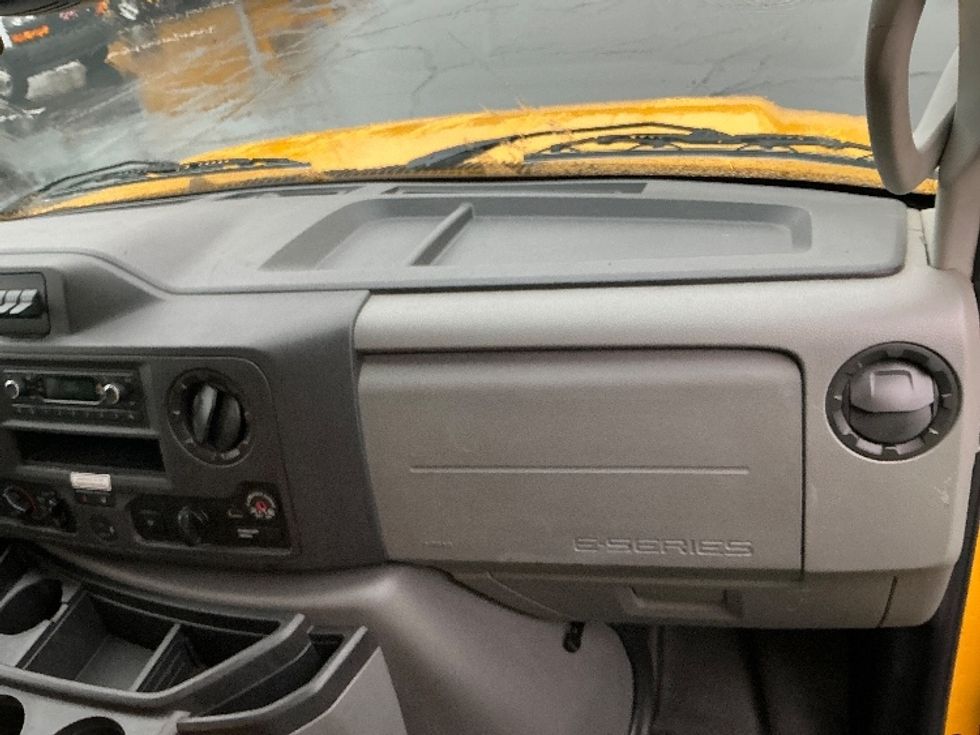 Light Duty Box Truck-Light and Medium Duty Trucks-Ford-2022-E350-Ogden-UT-93,410\n\t\tmiles-$ 30,250 - Image 21
