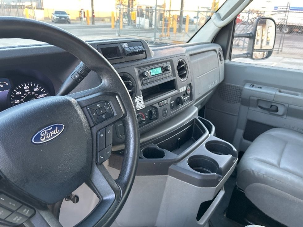 Light Duty Box Truck-Light and Medium Duty Trucks-Ford-2022-E350-Oklahoma City-OK-100,476\n\t\tmiles-$ 30,750 - Image 18