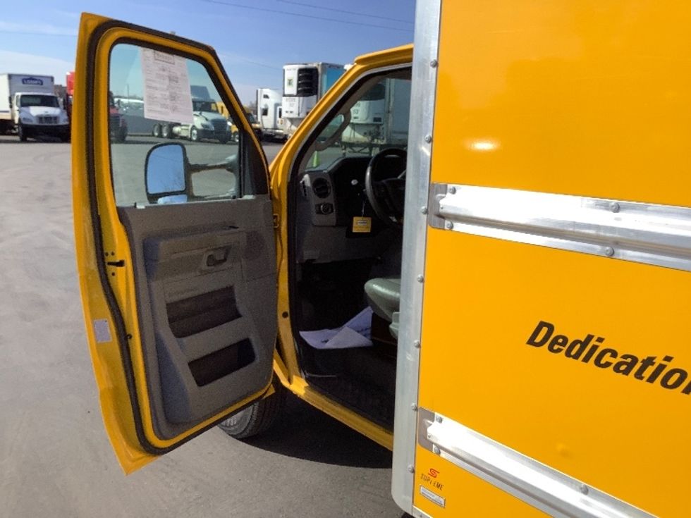 Light Duty Box Truck-Light and Medium Duty Trucks-Ford-2022-E350-Oklahoma City-OK-107,709\n\t\tmiles-$ 27,500 - Image 14