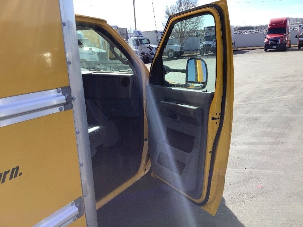 Light Duty Box Truck-Light and Medium Duty Trucks-Ford-2022-E350-Oklahoma City-OK-107,709\n\t\tmiles-$ 27,500 - Image 18