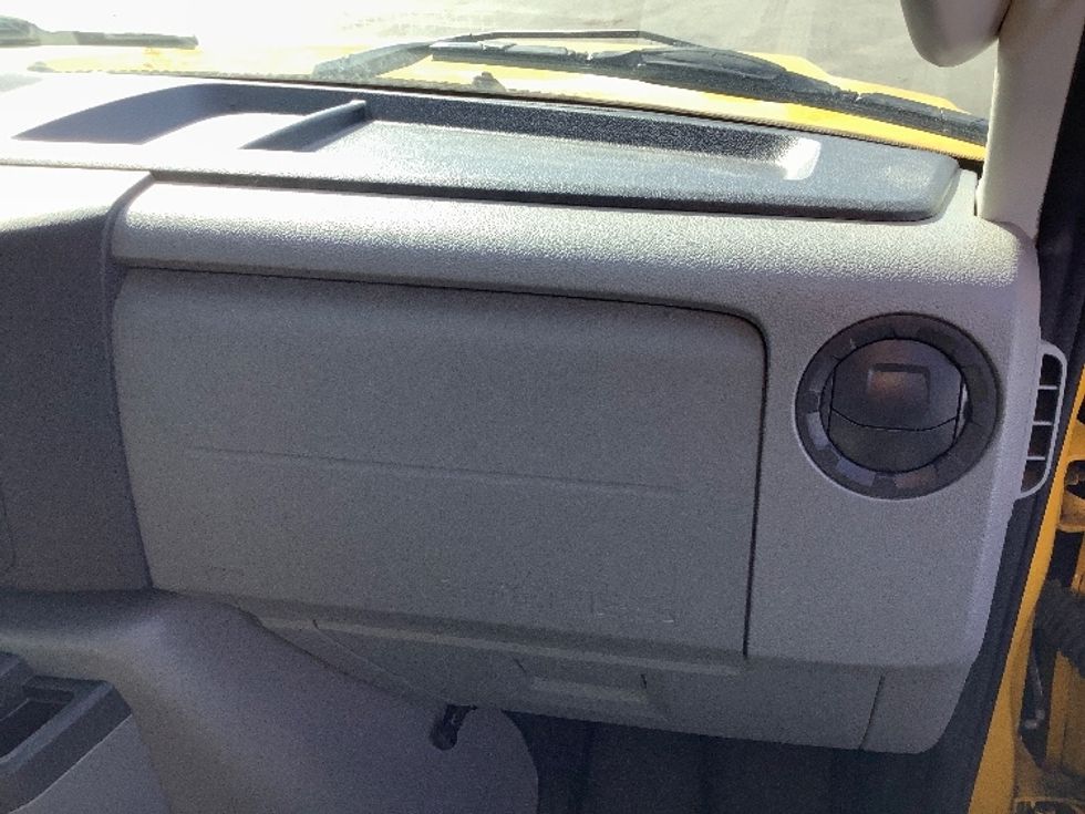 Light Duty Box Truck-Light and Medium Duty Trucks-Ford-2022-E350-Oklahoma City-OK-107,709\n\t\tmiles-$ 27,500 - Image 19