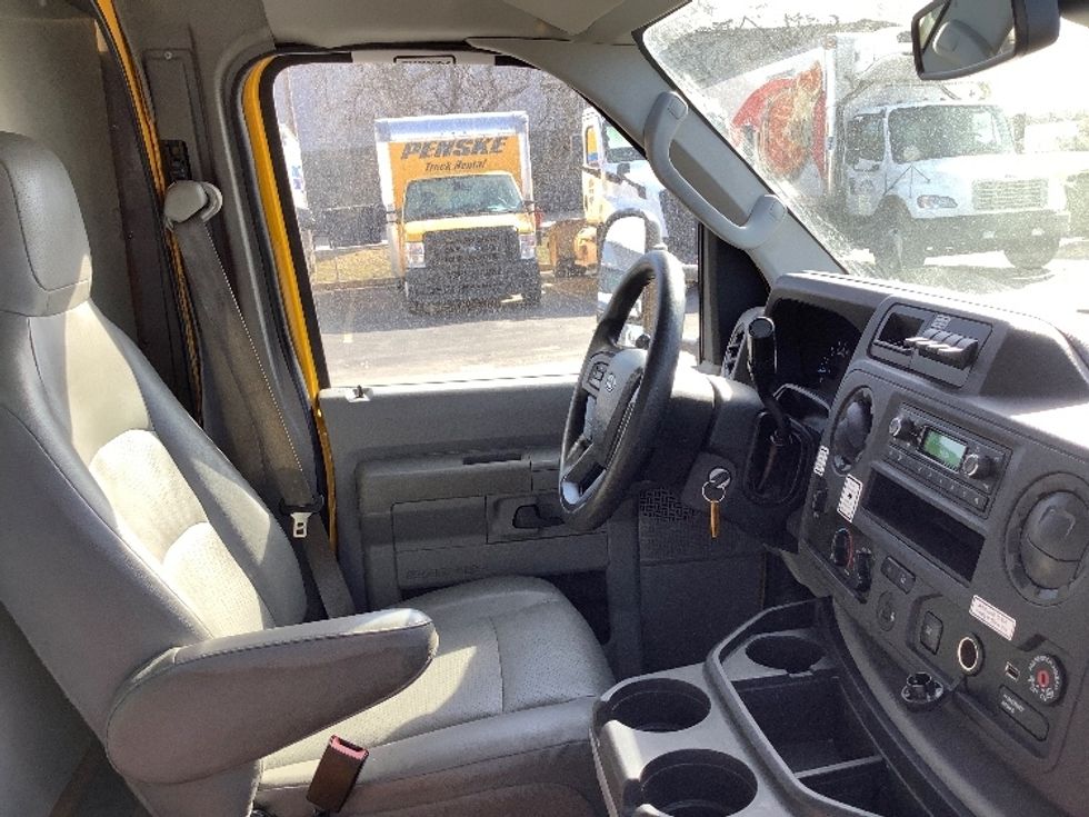 Light Duty Box Truck-Light and Medium Duty Trucks-Ford-2022-E350-Oklahoma City-OK-107,709\n\t\tmiles-$ 27,500 - Image 20