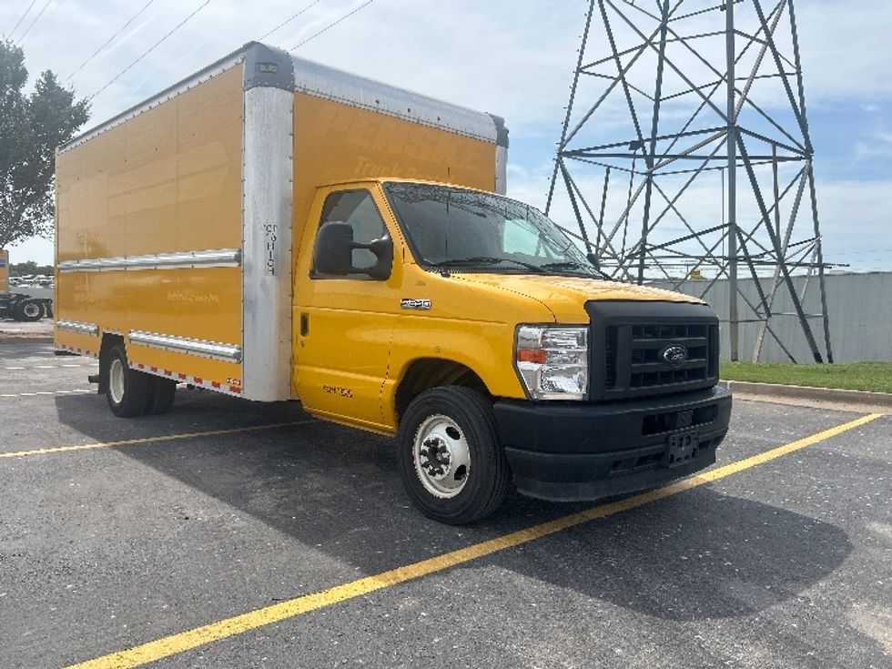 Light Duty Box Truck-Light and Medium Duty Trucks-Ford-2022-E350-Oklahoma City-OK-112,779\n\t\tmiles-$ 9,500 - Image 1
