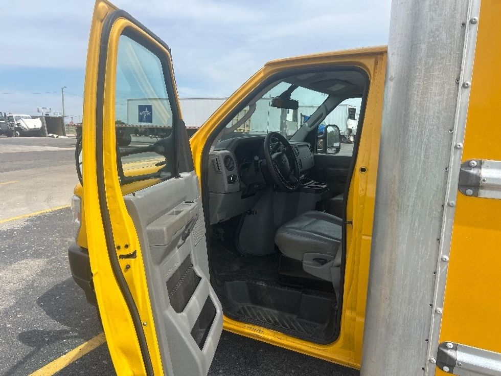 Light Duty Box Truck-Light and Medium Duty Trucks-Ford-2022-E350-Oklahoma City-OK-112,779\n\t\tmiles-$ 9,500 - Image 14