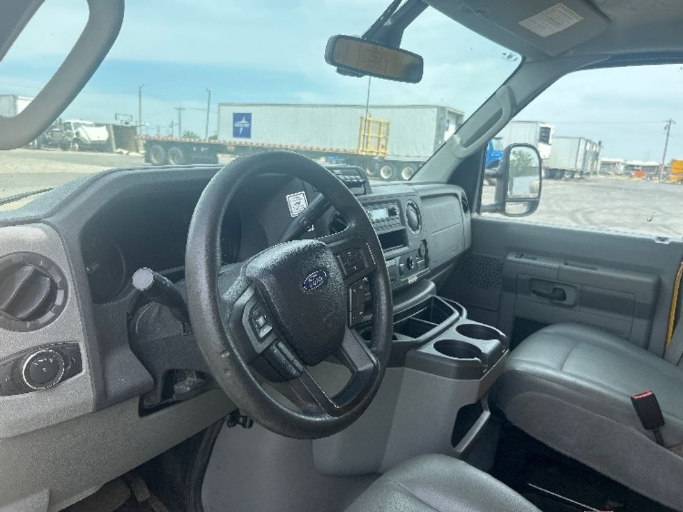 Light Duty Box Truck-Light and Medium Duty Trucks-Ford-2022-E350-Oklahoma City-OK-112,779\n\t\tmiles-$ 9,500 - Image 15