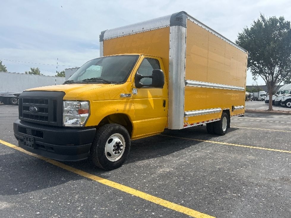 Light Duty Box Truck-Light and Medium Duty Trucks-Ford-2022-E350-Oklahoma City-OK-112,779\n\t\tmiles-$ 9,500 - Image 3