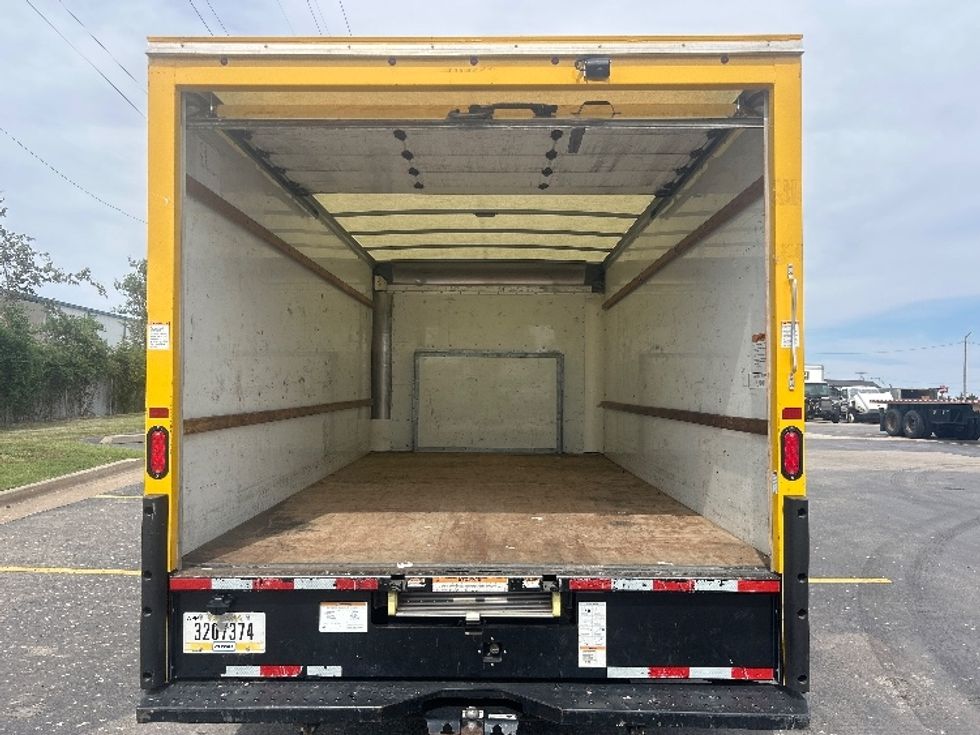 Light Duty Box Truck-Light and Medium Duty Trucks-Ford-2022-E350-Oklahoma City-OK-112,779\n\t\tmiles-$ 9,500 - Image 8