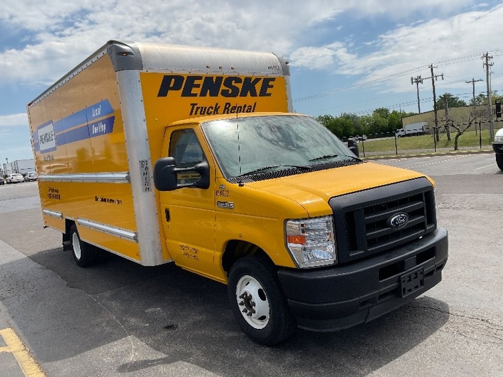 Light Duty Box Truck-Light and Medium Duty Trucks-Ford-2022-E350-Oklahoma City-OK-121,345\n\t\tmiles-$ 25,500 - Image 1
