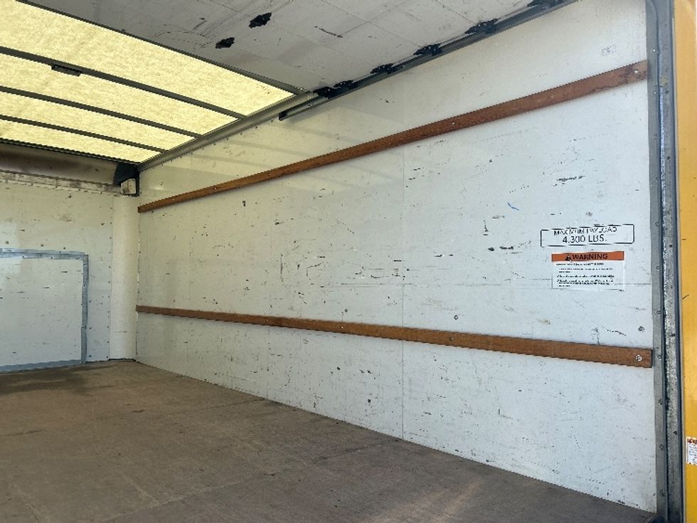 Light Duty Box Truck-Light and Medium Duty Trucks-Ford-2022-E350-Oklahoma City-OK-121,909\n\t\tmiles-$ 24,250 - Image 10