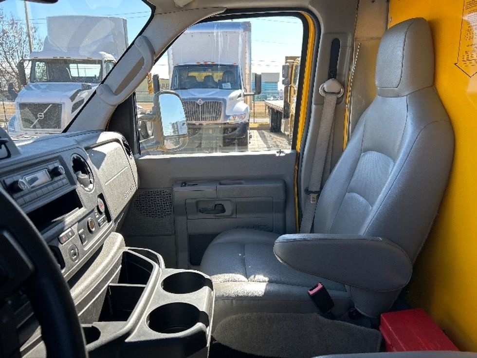Light Duty Box Truck-Light and Medium Duty Trucks-Ford-2022-E350-Oklahoma City-OK-121,909\n\t\tmiles-$ 24,250 - Image 16