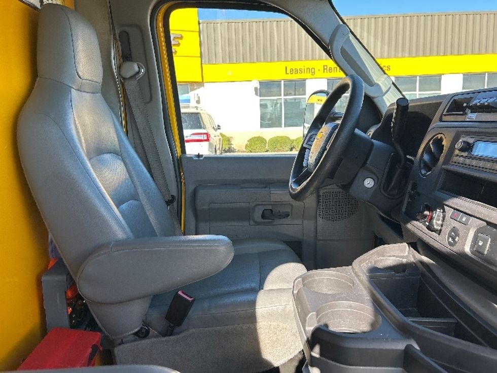 Light Duty Box Truck-Light and Medium Duty Trucks-Ford-2022-E350-Oklahoma City-OK-121,909\n\t\tmiles-$ 24,250 - Image 19