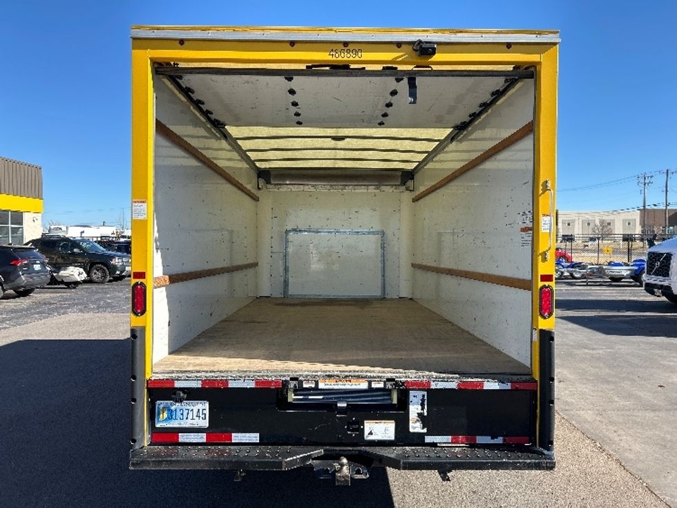 Light Duty Box Truck-Light and Medium Duty Trucks-Ford-2022-E350-Oklahoma City-OK-121,909\n\t\tmiles-$ 24,250 - Image 7