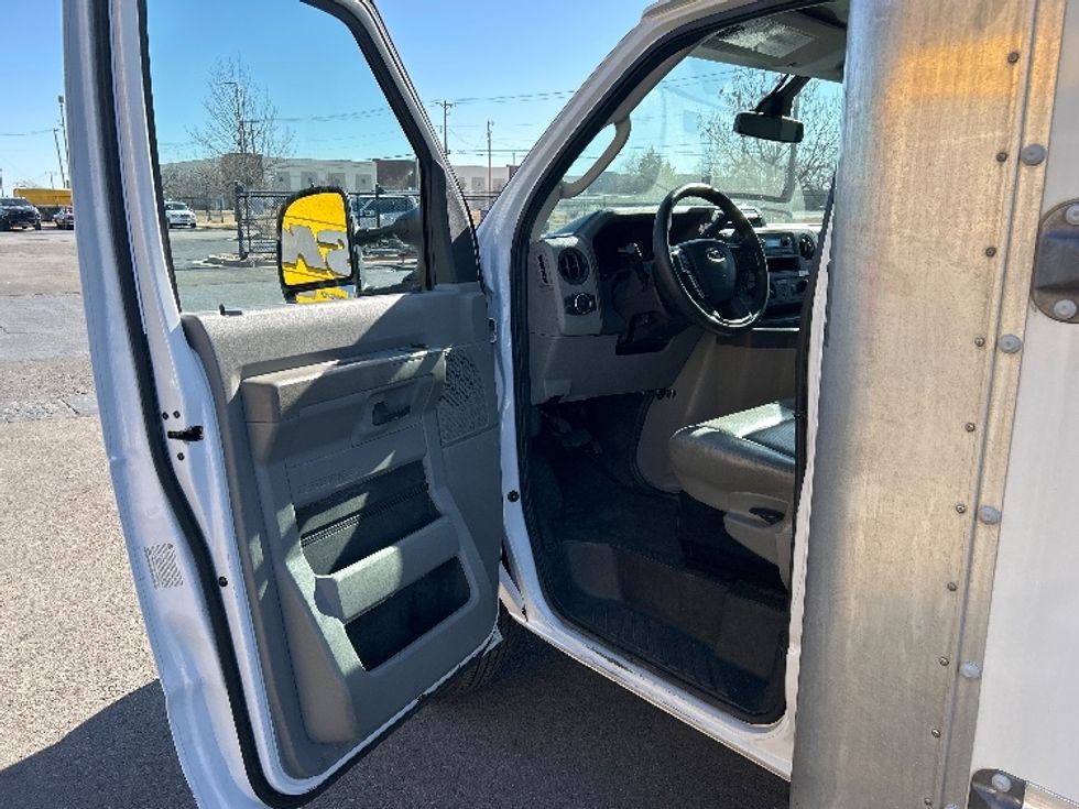 Light Duty Box Truck-Light and Medium Duty Trucks-Ford-2022-E350-Oklahoma City-OK-126,656\n\t\tmiles-$ 26,500 - Image 13